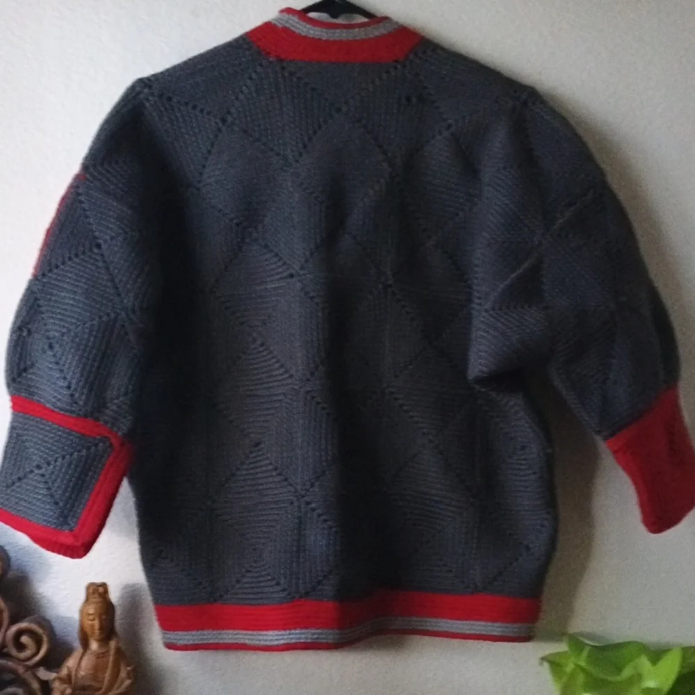Woman's Vintage Sweater - Picture 3 of 7
